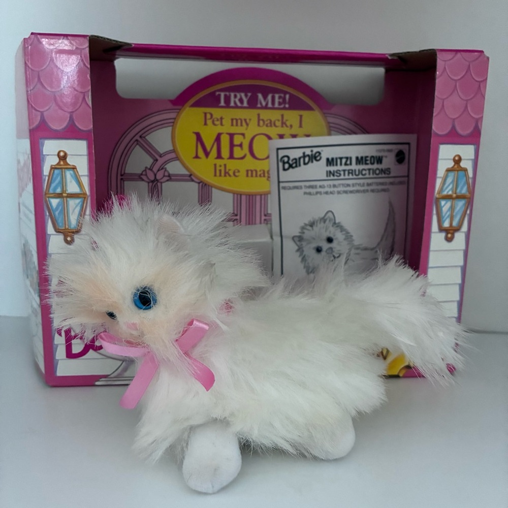 NWT BARBIE Vintage MEOW-® Barbie’s Pet Cat, she meows. WORKS: See video.